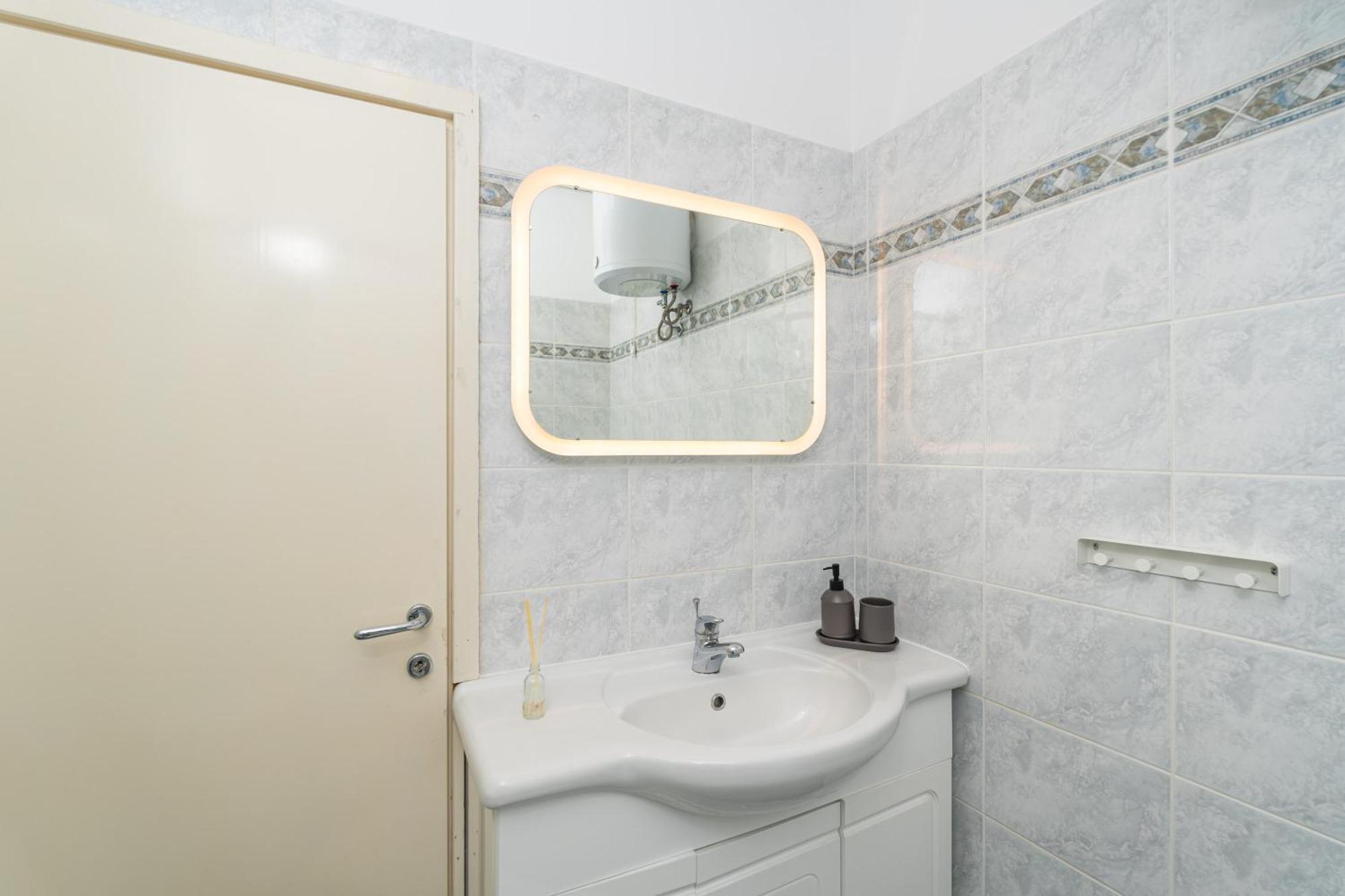 Kenova Old Town Apartment