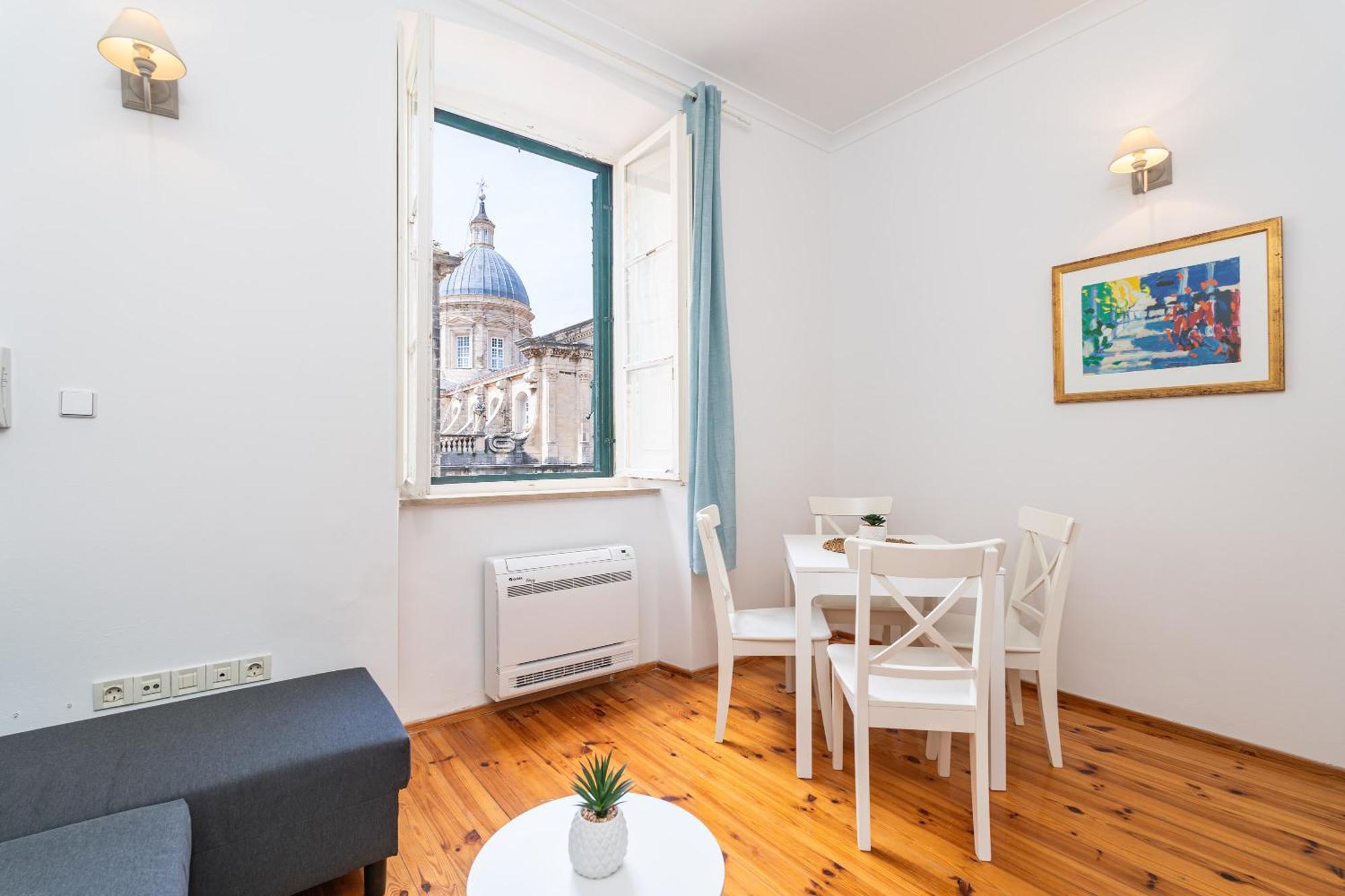 Kenova Old Town Apartment