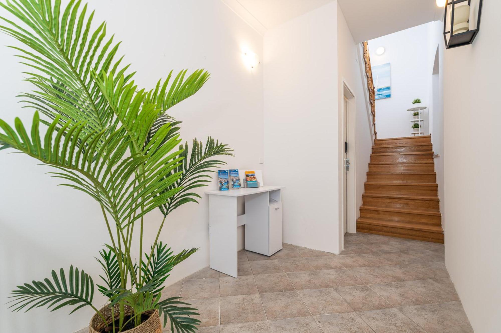 Kenova Old Town Apartment