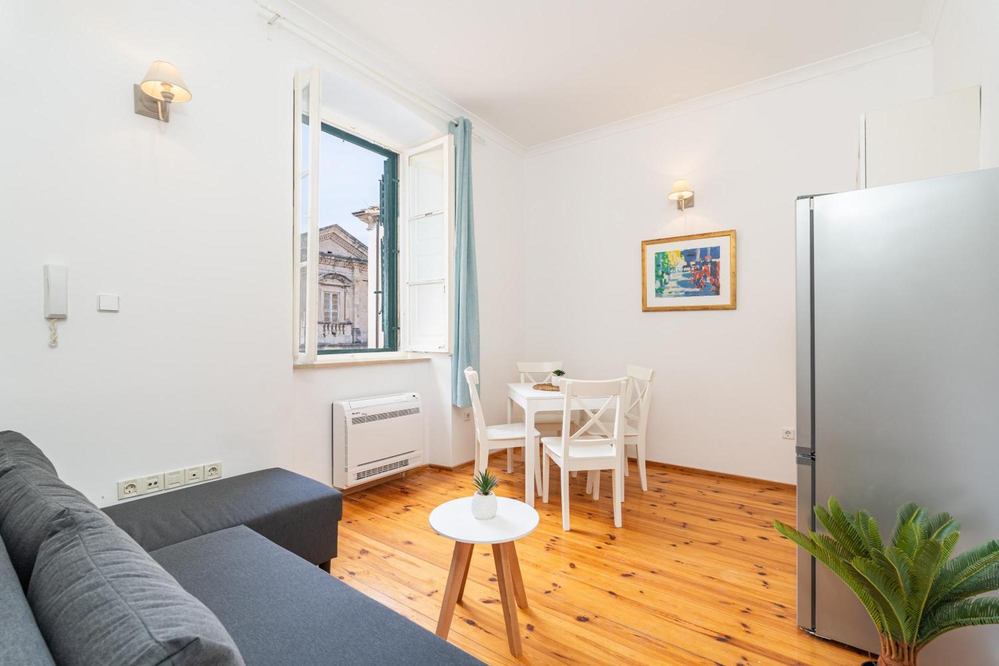 Kenova Old Town Apartma