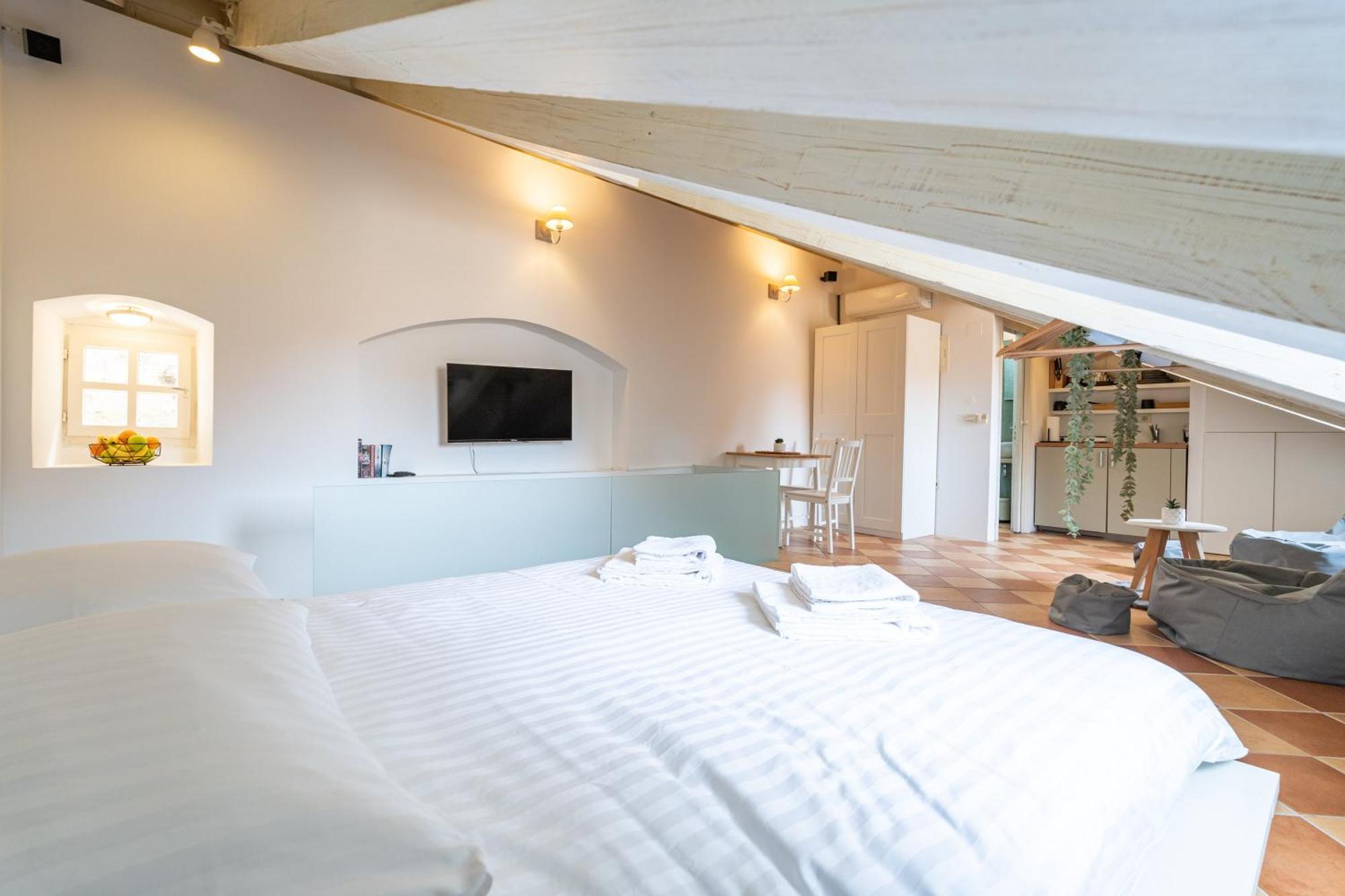 Apartma Kenova Old Town *